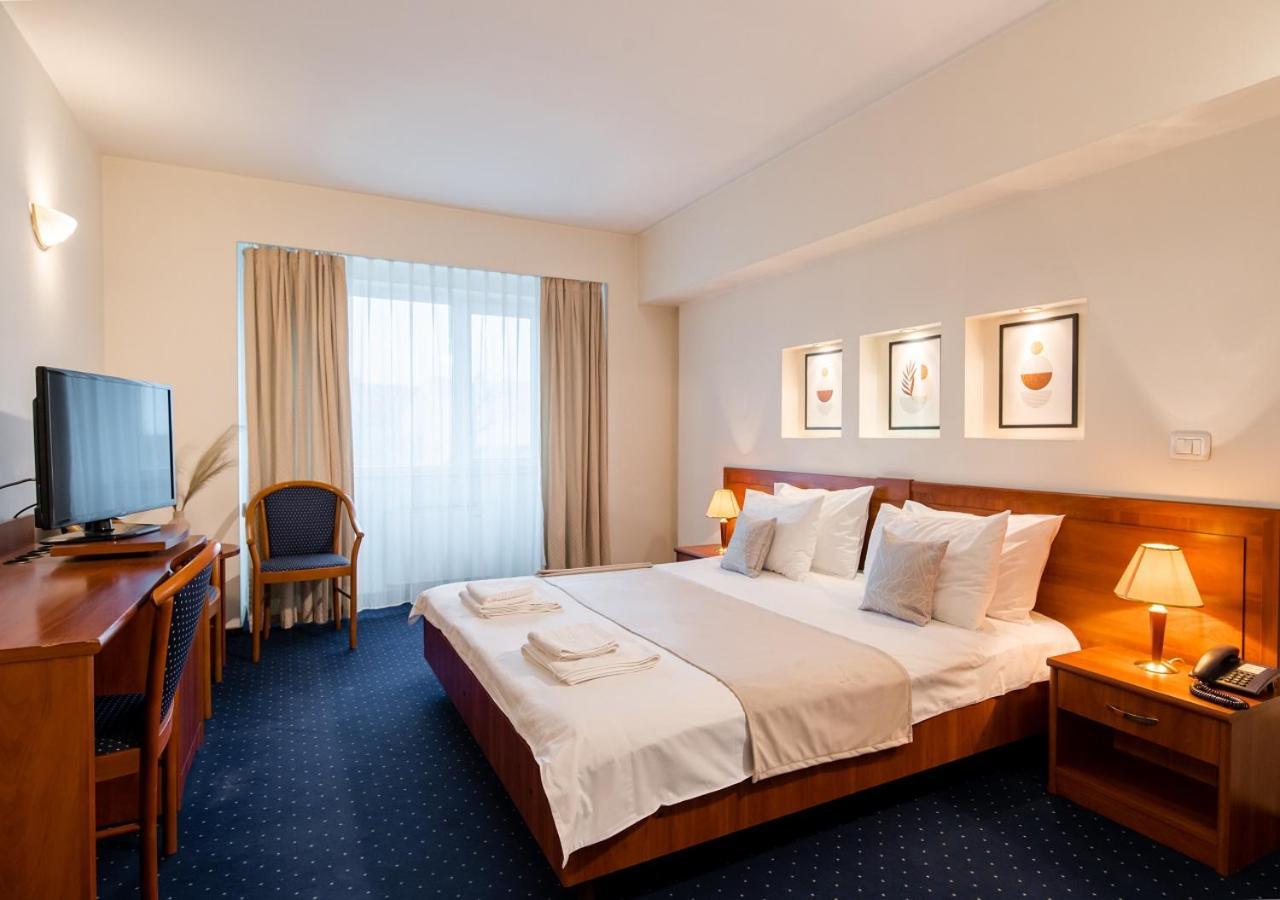 Hotel Excelsior Тимишоара Екстериор снимка