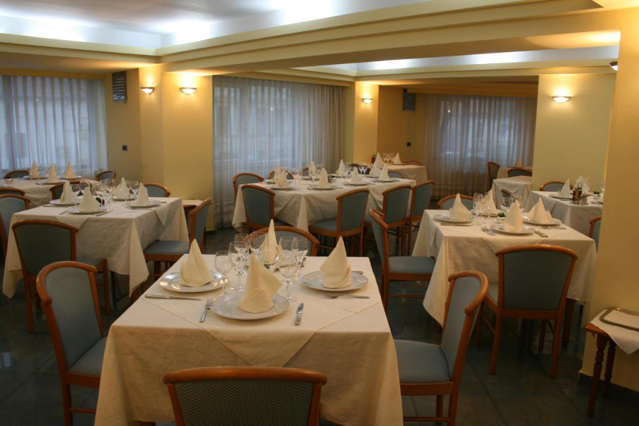 Hotel Excelsior Тимишоара Екстериор снимка